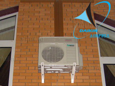 установка кондиционера Daikin